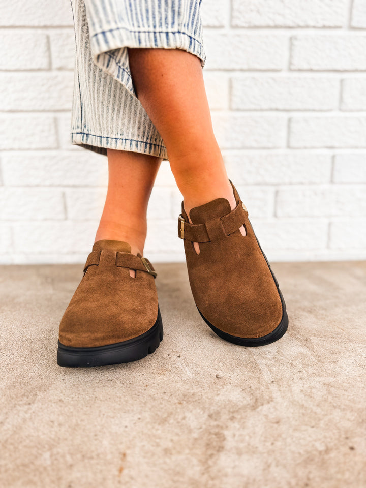 Birkenstock Boston Chunky Suede Leather Clog - Dark Tea/Black
