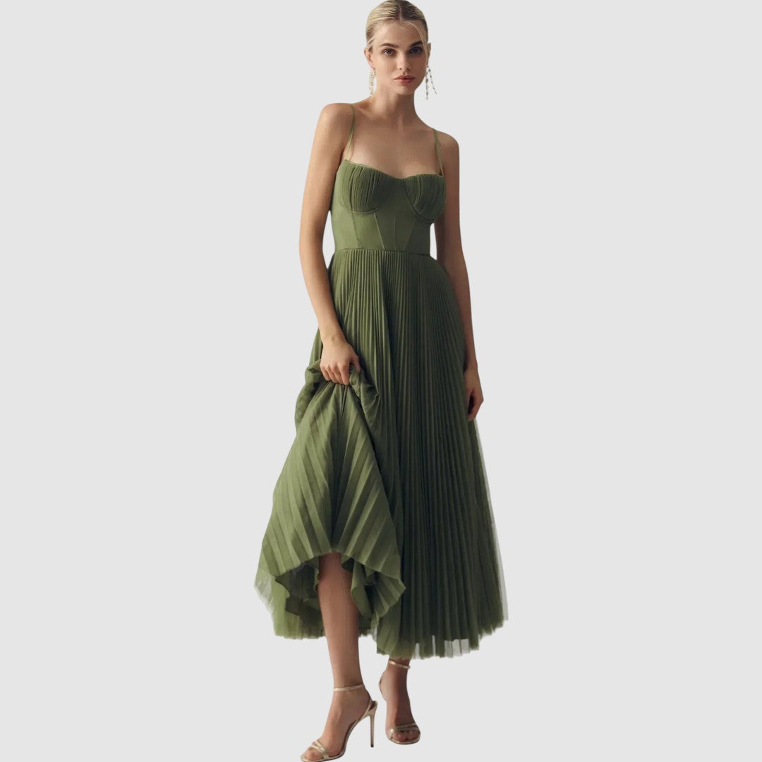 Adéla - Modern Elegance with Open Back