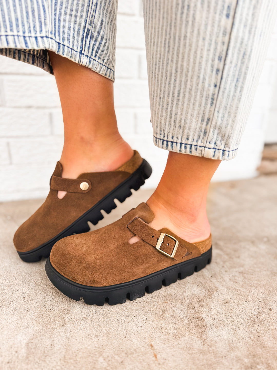 Birkenstock Boston Chunky Suede Leather Clog - Dark Tea/Black